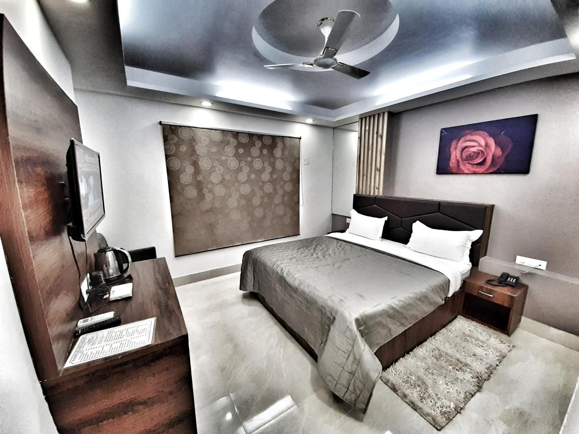 Airport Hotel Delhi Aerocity, 15 Mins Yashobhoomi Νέο Δελχί Εξωτερικό φωτογραφία